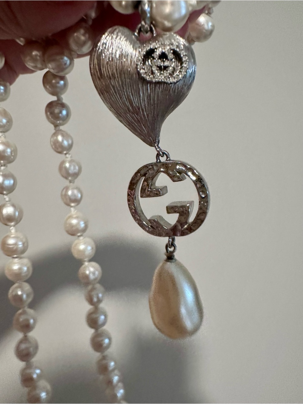 Gucci Runway Pearl Blue enamel heart GG Reversible Pendant Necklace - Picture 15 of 17